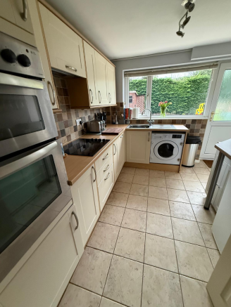 3 bed Detached for sale Image 6