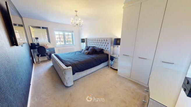 5 bed Detached for sale Image 11