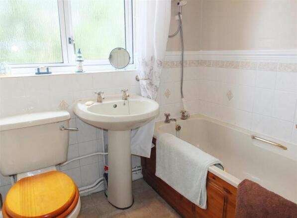 Bathroom.jpg