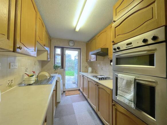 Kitchen (2).jpeg
