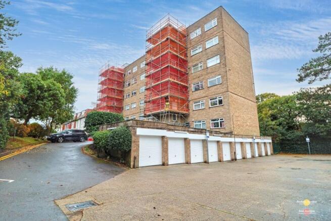 Flat 21 Gorsecliff Court, 3-5 Boscombe Spa Road, Bournemouth, Dorset, BH5 1AW photo 3
