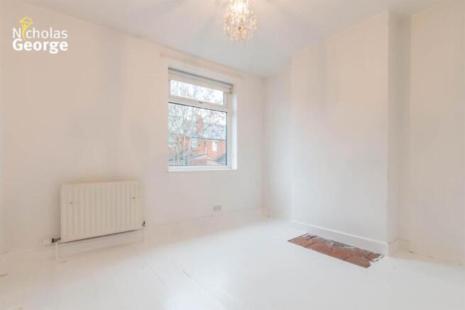 Holly place 4 front bed.jpg