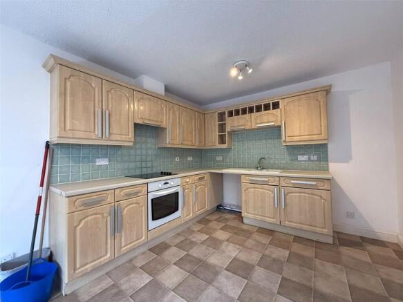 2 bed Apartment for sale Image 5