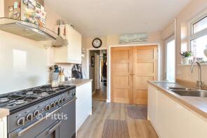 23, Staplers Road, Newport PO30 2DB
