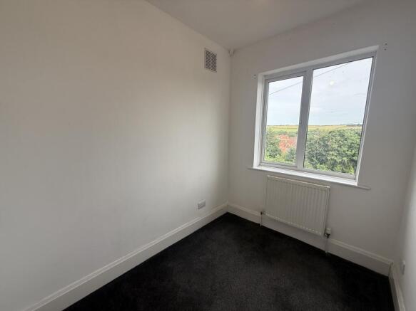 3 bed House to rent Image 6