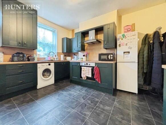 4 bed House for sale Image 4