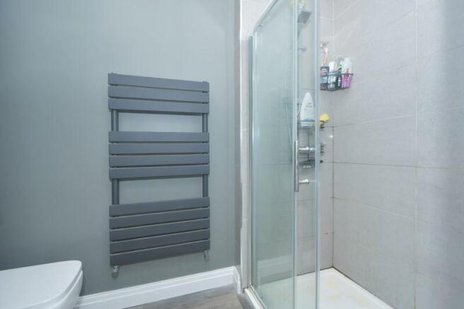 EN SUITE SHOWER ROOM
