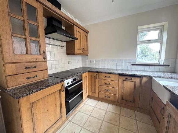 3 bed Semi-Detached for sale Image 10