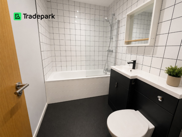 2 bed Apartment to rent Image 4