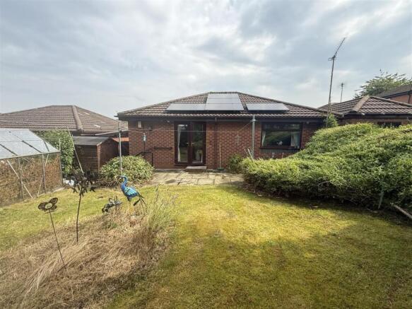 2 bed Detached Bungalow for sale Image 10