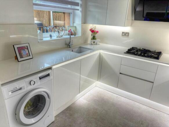 IMG-20251020-WA00...