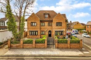 Flat 6, 70, Station Lane, Hornchurch RM12 6NA