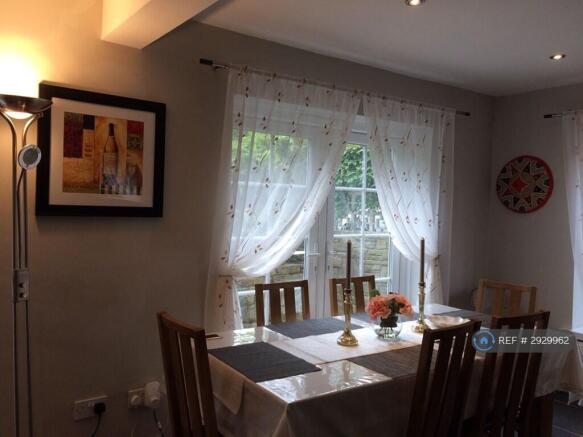 5 bed Detached to rent Image 8