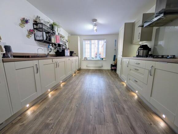 PXL_20251030_1333...