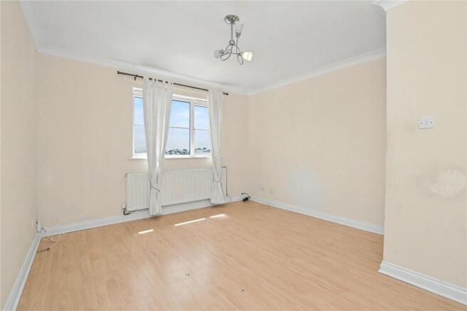 2 bed Apartment for sale Image 5