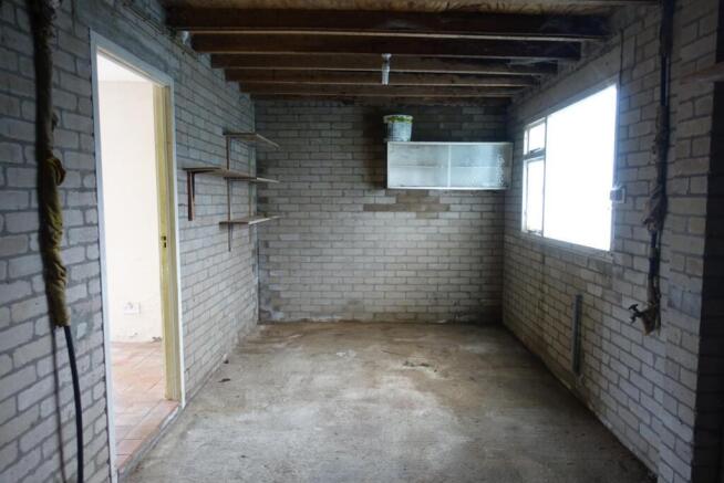 Garage 1.jpg