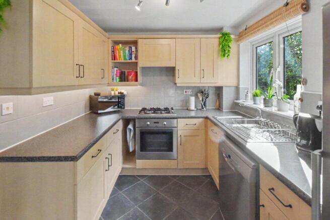3 bed Town House for sale Image 4
