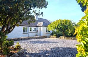 Afallon, Pant Afon Bach, Llanrug, Ceunant LL55 4RA