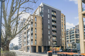 11, Kennet House, Enterprise Way, London SW18 1GF
