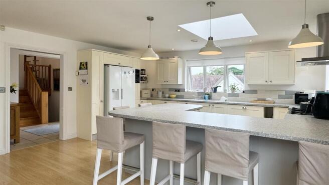 Kitchen 3.jpg