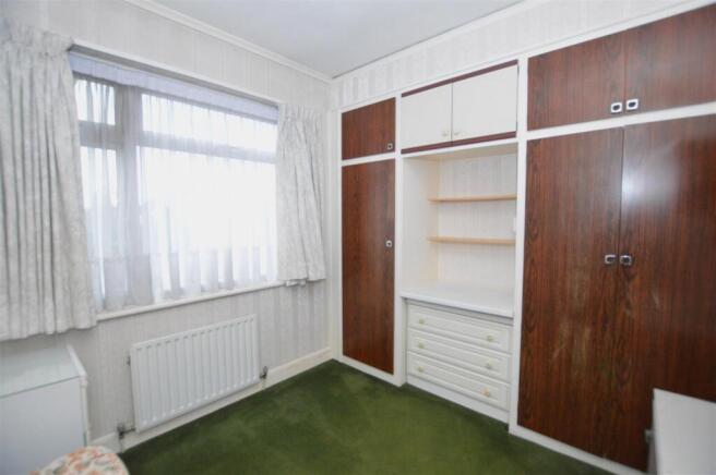 9 Villiers Avenue bed 2.JPG