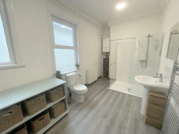 Bathroom/w.c.