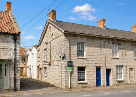 Somerton Road, Street