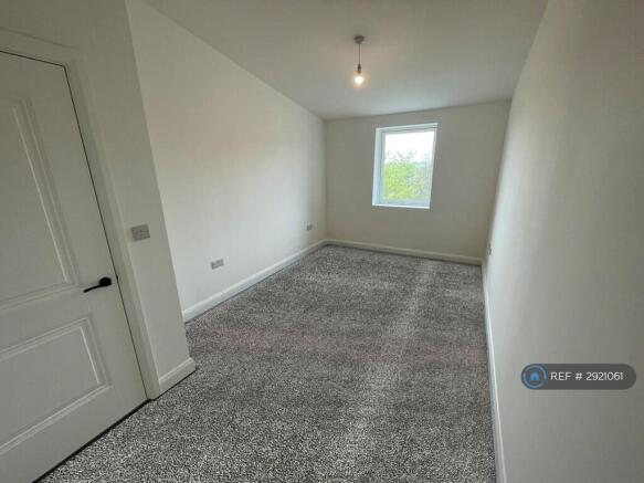 3 bed Terraced to rent Image 9