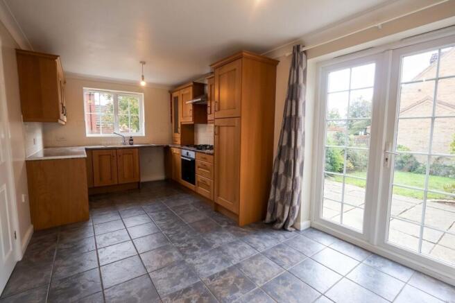 KITCHEN/DINING ROOM