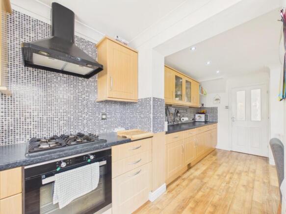 3 bed Semi-Detached for sale Image 7