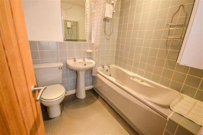 ANNEX BATHROOM