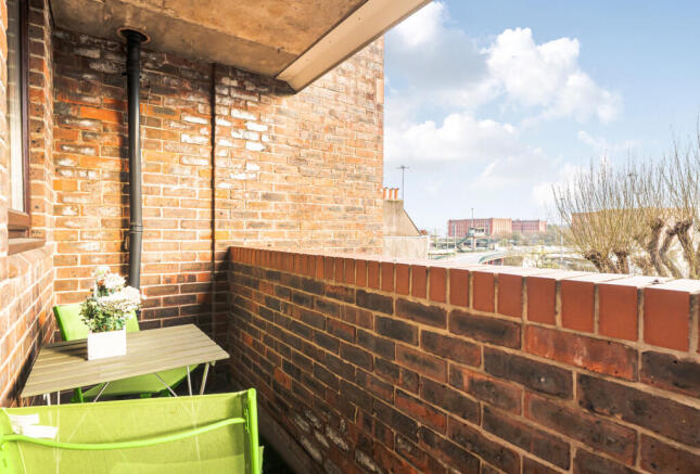 1433779-5-69bd826...