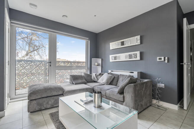 1382036-7-691b3cd...