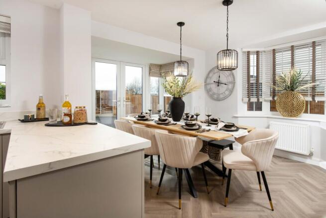 hertford dining area in bay window