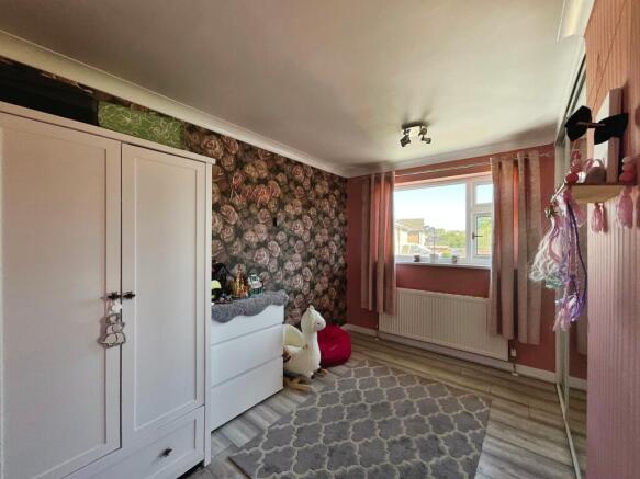 3 bed Semi-Detached for sale Image 11