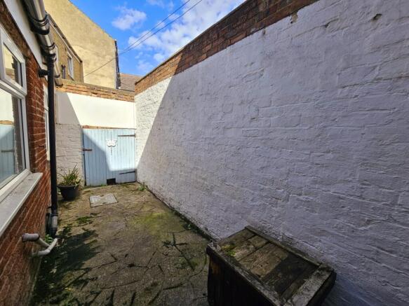 2 bed Terraced for sale Image 9