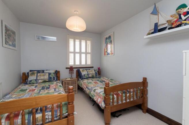 BEDROOM 4