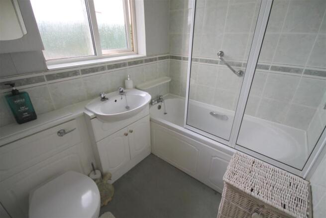 Bathroom.JPG