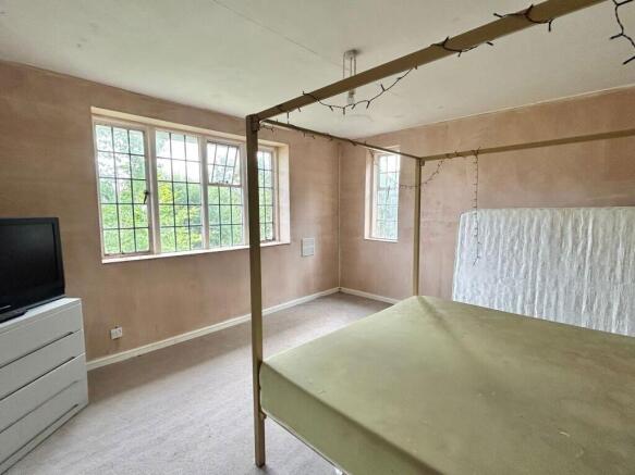 4 bed Detached for sale Image 12