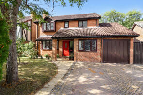 8, Bishops Grove, Windlesham GU20 6QQ