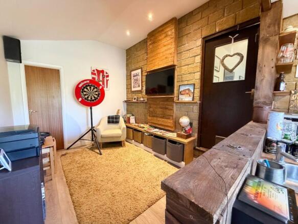 3 bed Semi-Detached for sale Image 9