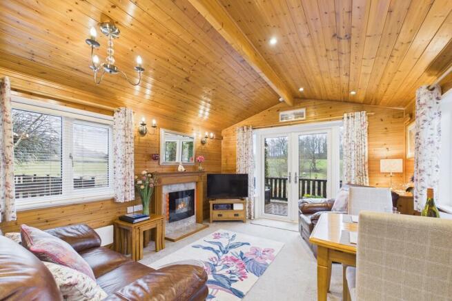 Living / Dining R...