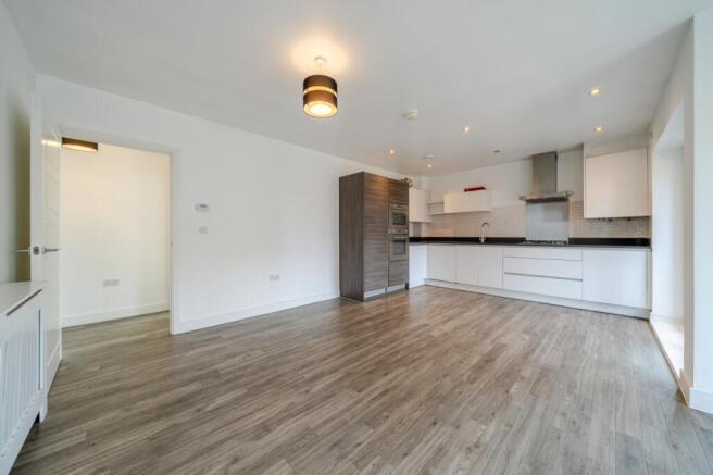 -69b92896ed67d-l-...