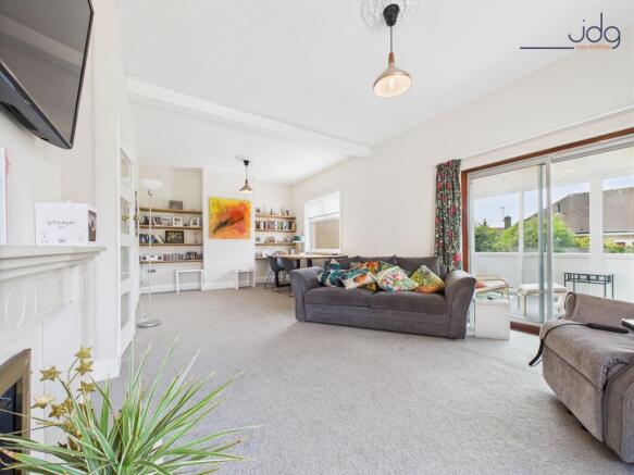 Generously sized lounge with room for dining