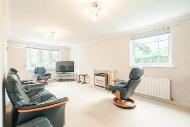 6 Willowdene Gardens (6 of 6).jpg