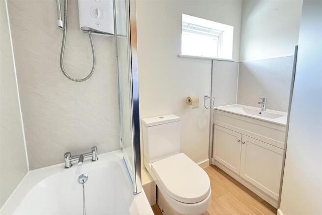 Bathroom.JPG