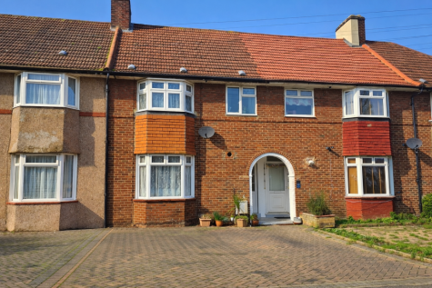 Becontree Avenue, Dagenham, RM8
