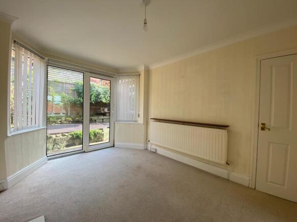 3 bed Semi-Detached to rent Image 5