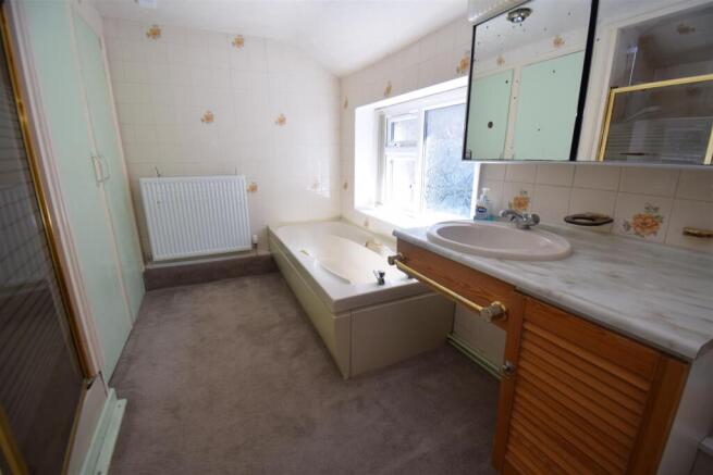 Bathroom.JPG