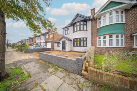 Roxborough Avenue, Isleworth
